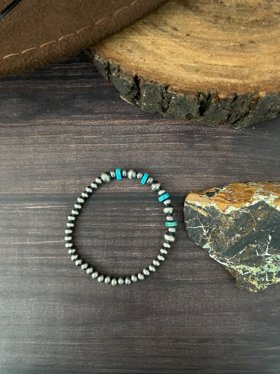 Handmade Sterling Silver Kingman Turquoise Stretchy Beaded Bracelet