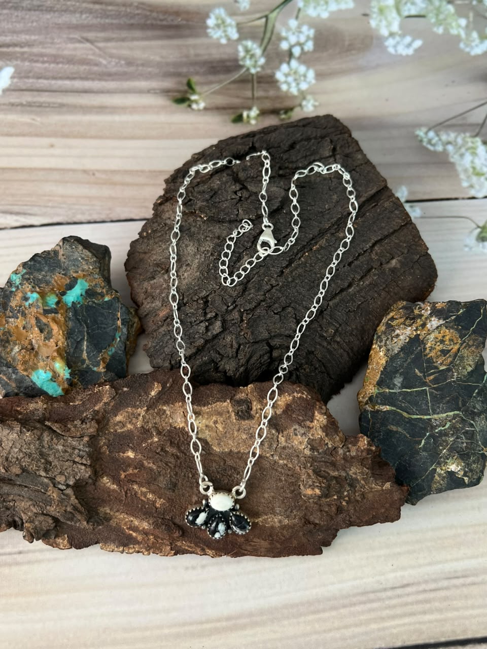 Handmade Sterling Silver White Buffalo Necklace Signed Nizhoni