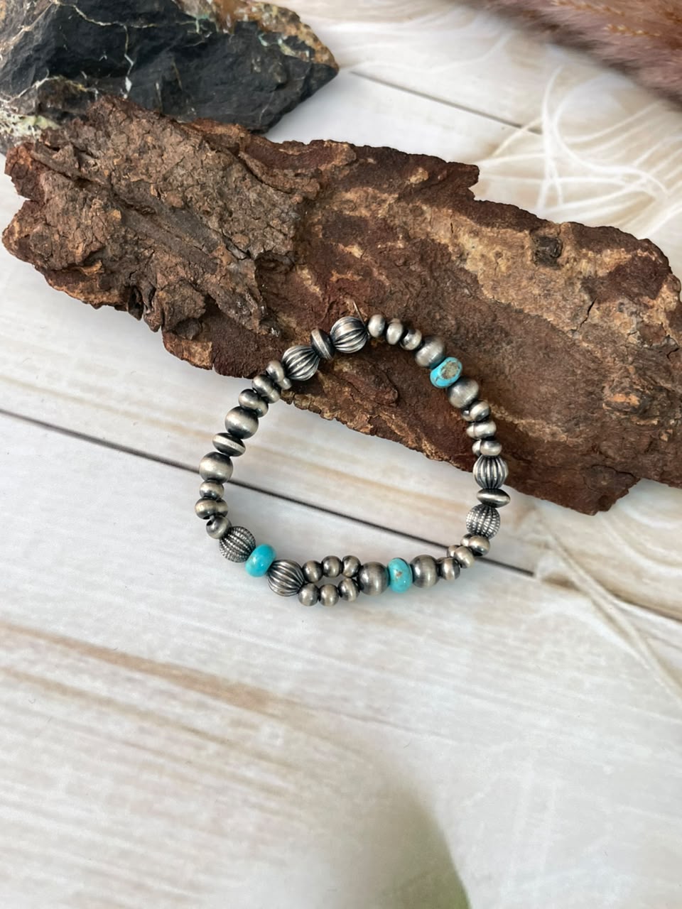Handmade Sterling Silver Kingman Turquoise Stretchy Beaded Bracelet