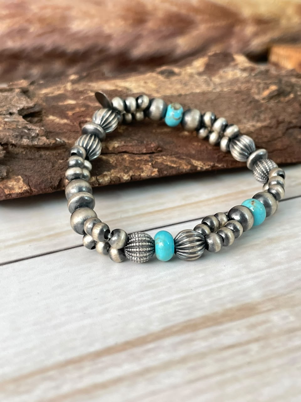 Handmade Sterling Silver Kingman Turquoise Stretchy Beaded Bracelet