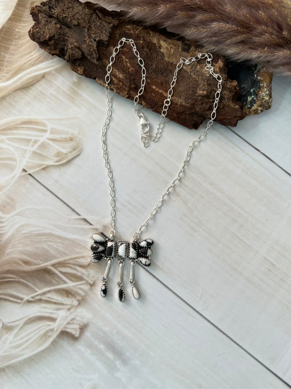 Handmade Sterling Silver White Buffalo Necklace Signed Nizhoni