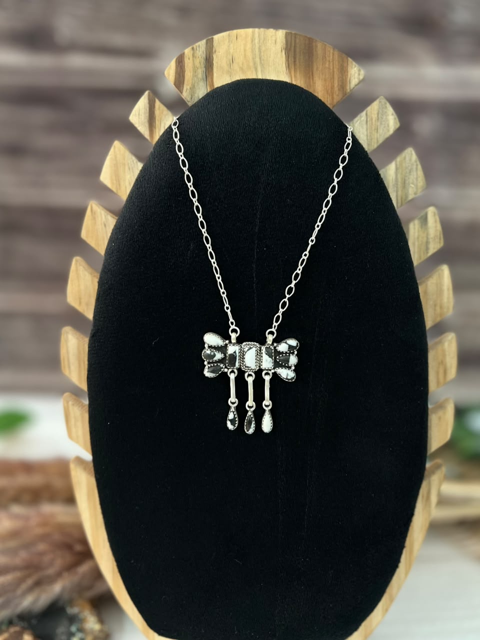 Handmade Sterling Silver White Buffalo Necklace Signed Nizhoni