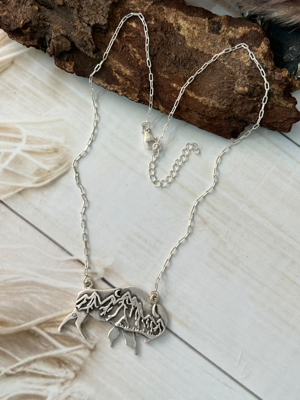 Handmade Sterling Silver Bison Necklace Signed Nizhoni (7)