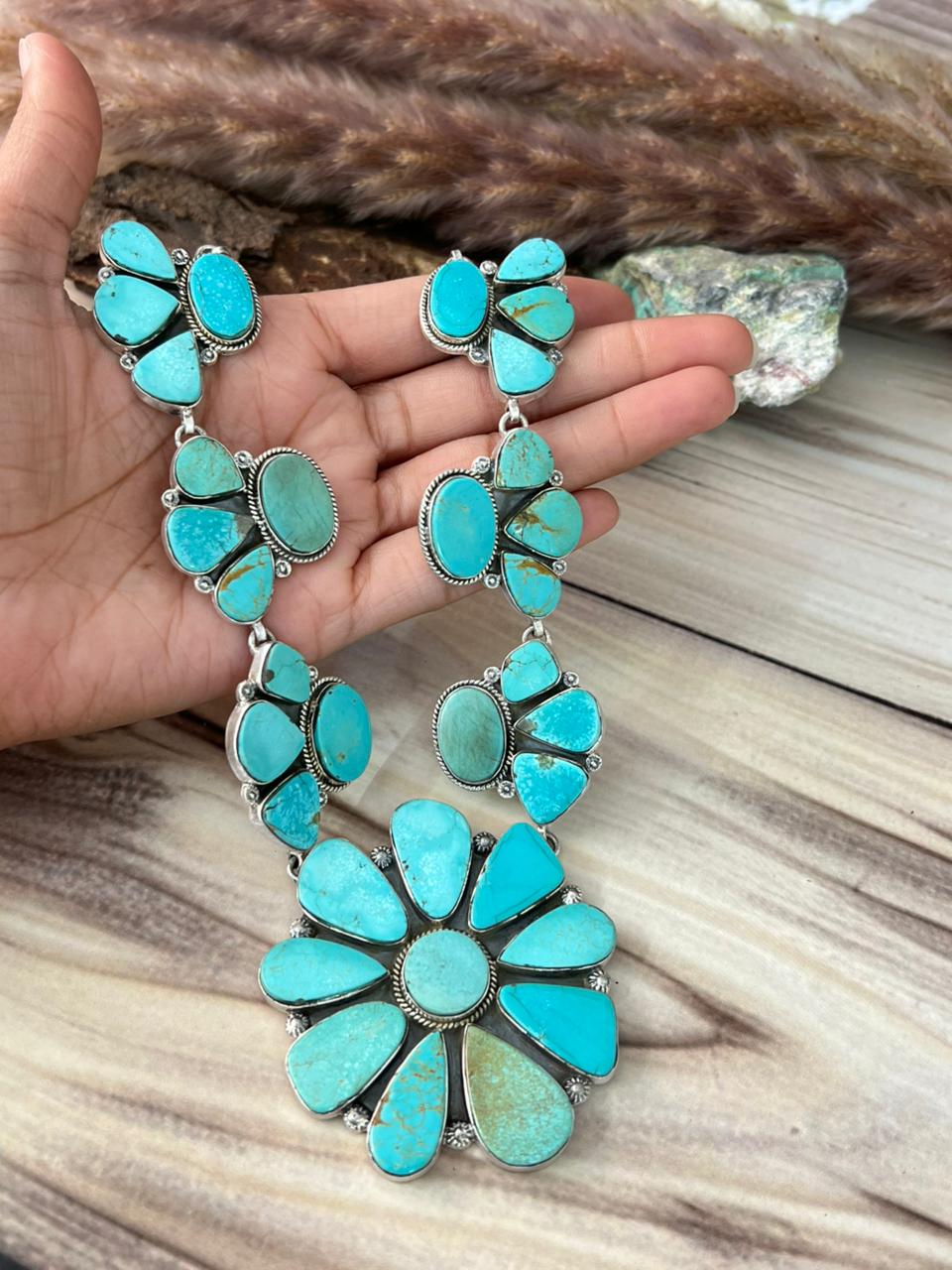 Handmade Sterling Silver Green Kingman Turquoise Collection: Necklace Signed Nizhoni