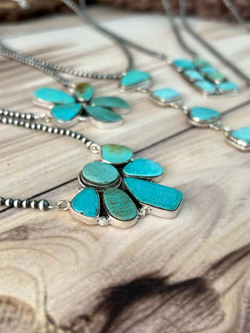 Handmade Sterling Silver Green Kingman Turquoise Collection: Beaded Necklace Signed Nizhoni