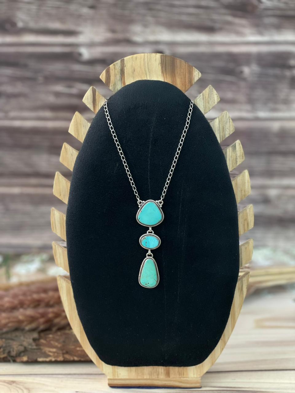 Handmade Sterling Silver Green Kingman Turquoise Collection: Necklace Signed Nizhoni