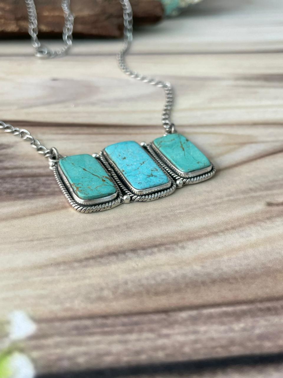 Handmade Sterling Silver Green Kingman Turquoise Collection: Necklace Signed Nizhoni