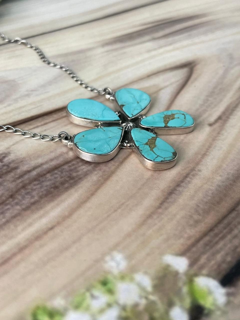 Handmade Sterling Silver Green Kingman Turquoise Collection: Necklace Signed Nizhoni