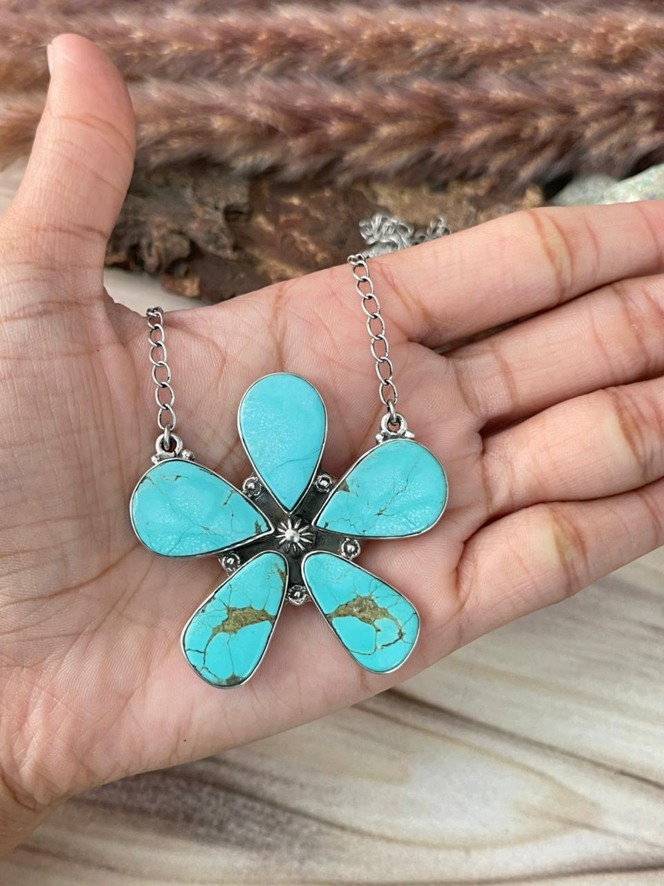 Handmade Sterling Silver Green Kingman Turquoise Collection: Necklace Signed Nizhoni