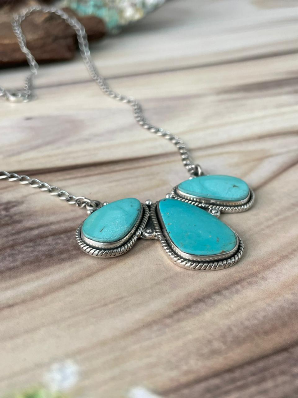 Handmade Sterling Silver Green Kingman Turquoise Collection: Necklace Signed Nizhoni