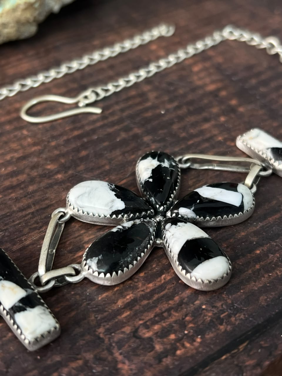Handmade Sterling Silver White Buffalo Choker Necklace Signed Nizhoni