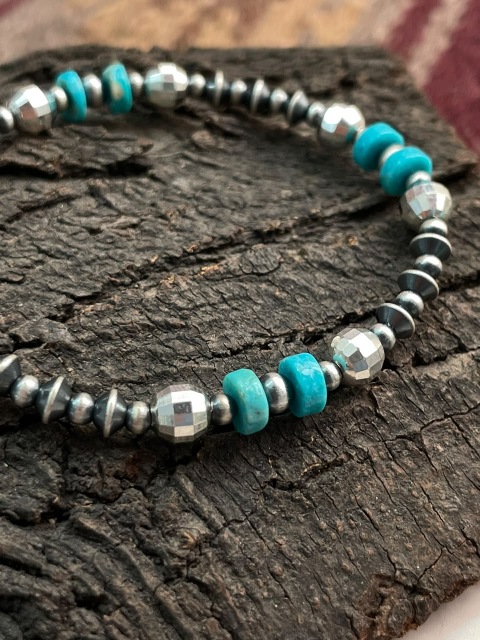Handmade Sterling Silver Kingman Turquoise Stretchy Beaded Bracelet
