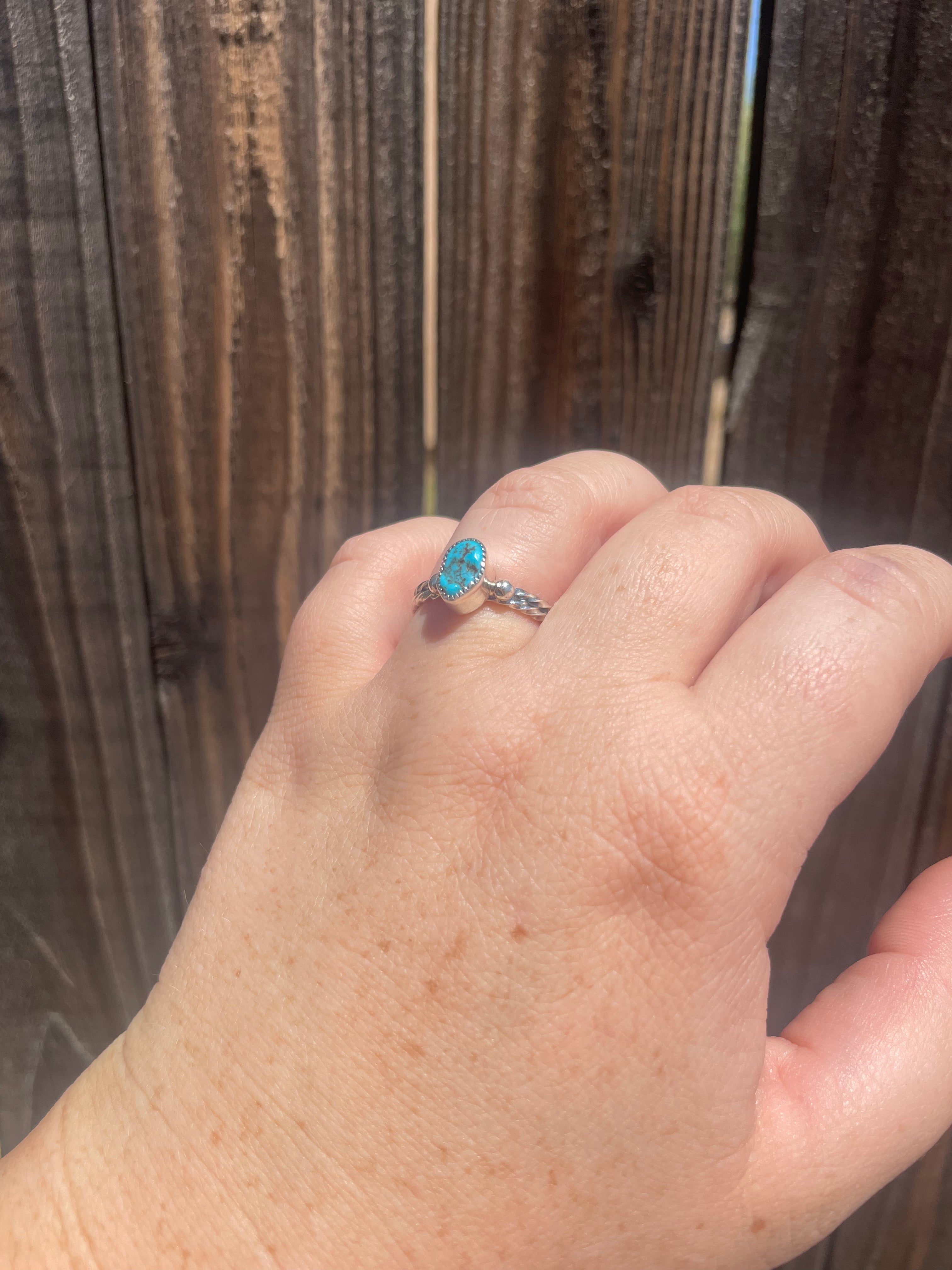 Navajo Small Stone Natural Kingman Turquoise Sterling Silver Braided Band Ring