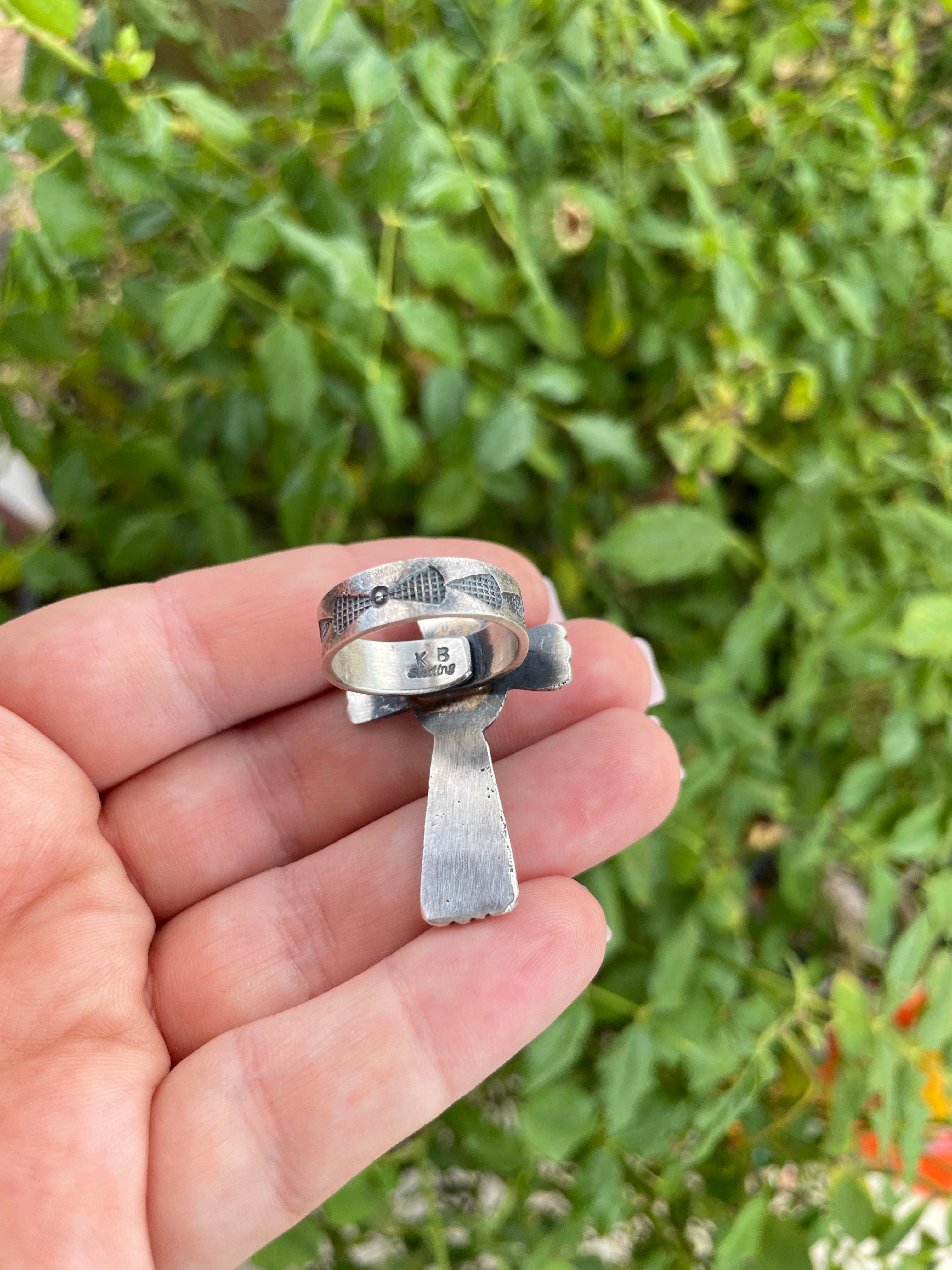 Gorgeous Navajo Pink Conch And Sterling Silver Adjustable Cross Ring Signed K Billah