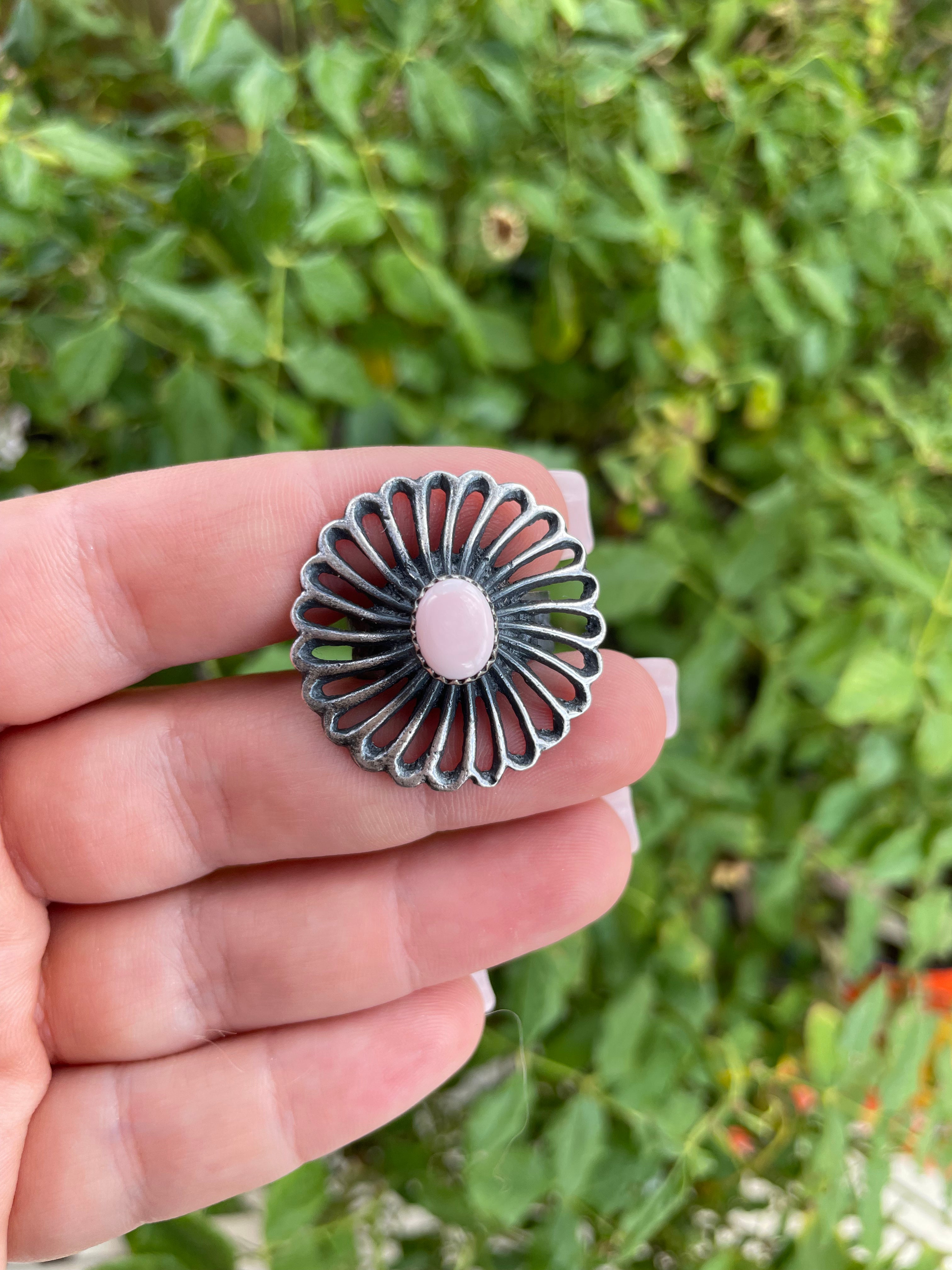 Gorgeous Navajo Pink Conch And Sterling Silver Adjustable Flower Ring Signed K Billah