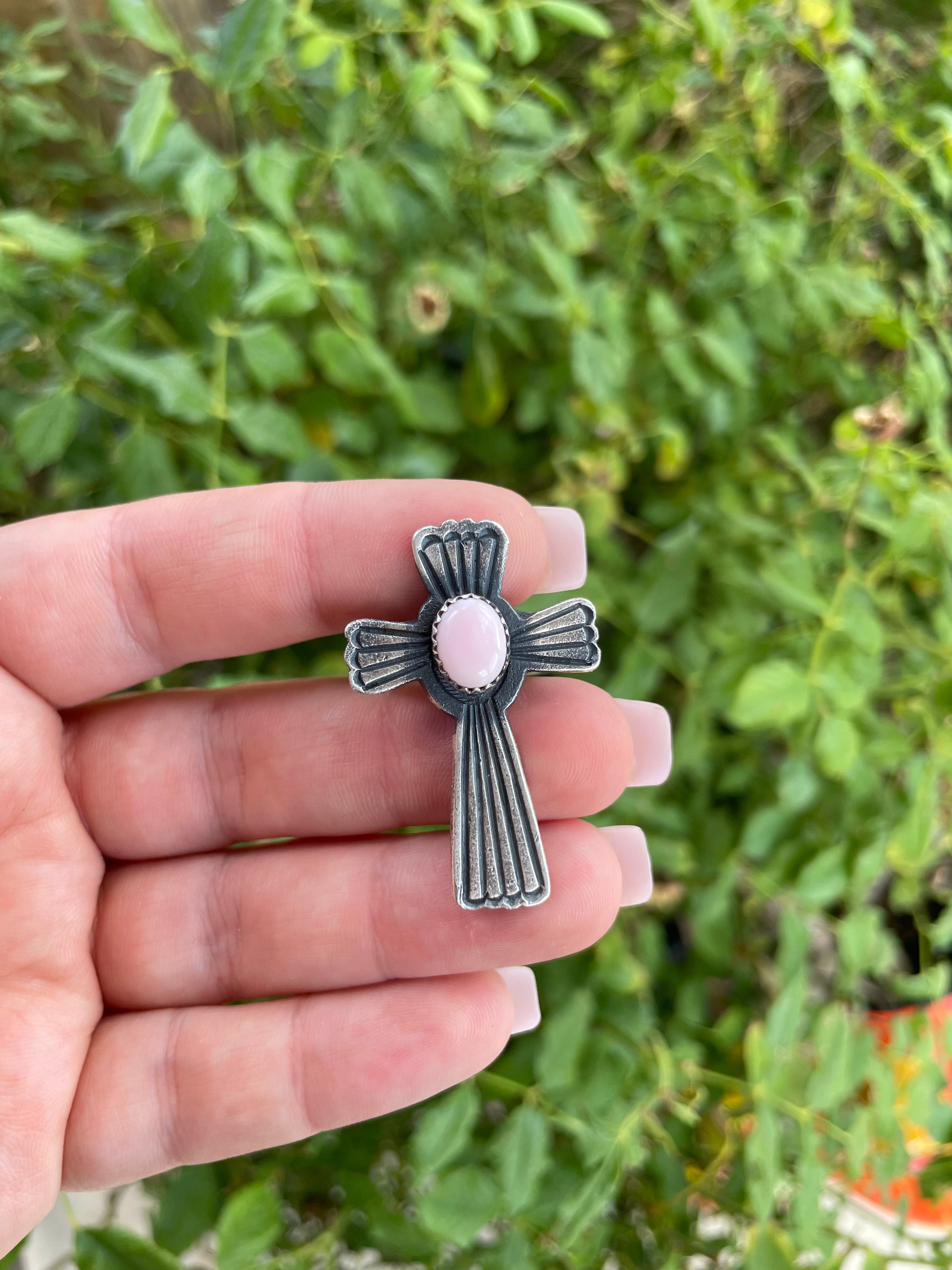 Gorgeous Navajo Pink Conch And Sterling Silver Adjustable Cross Ring Signed K Billah