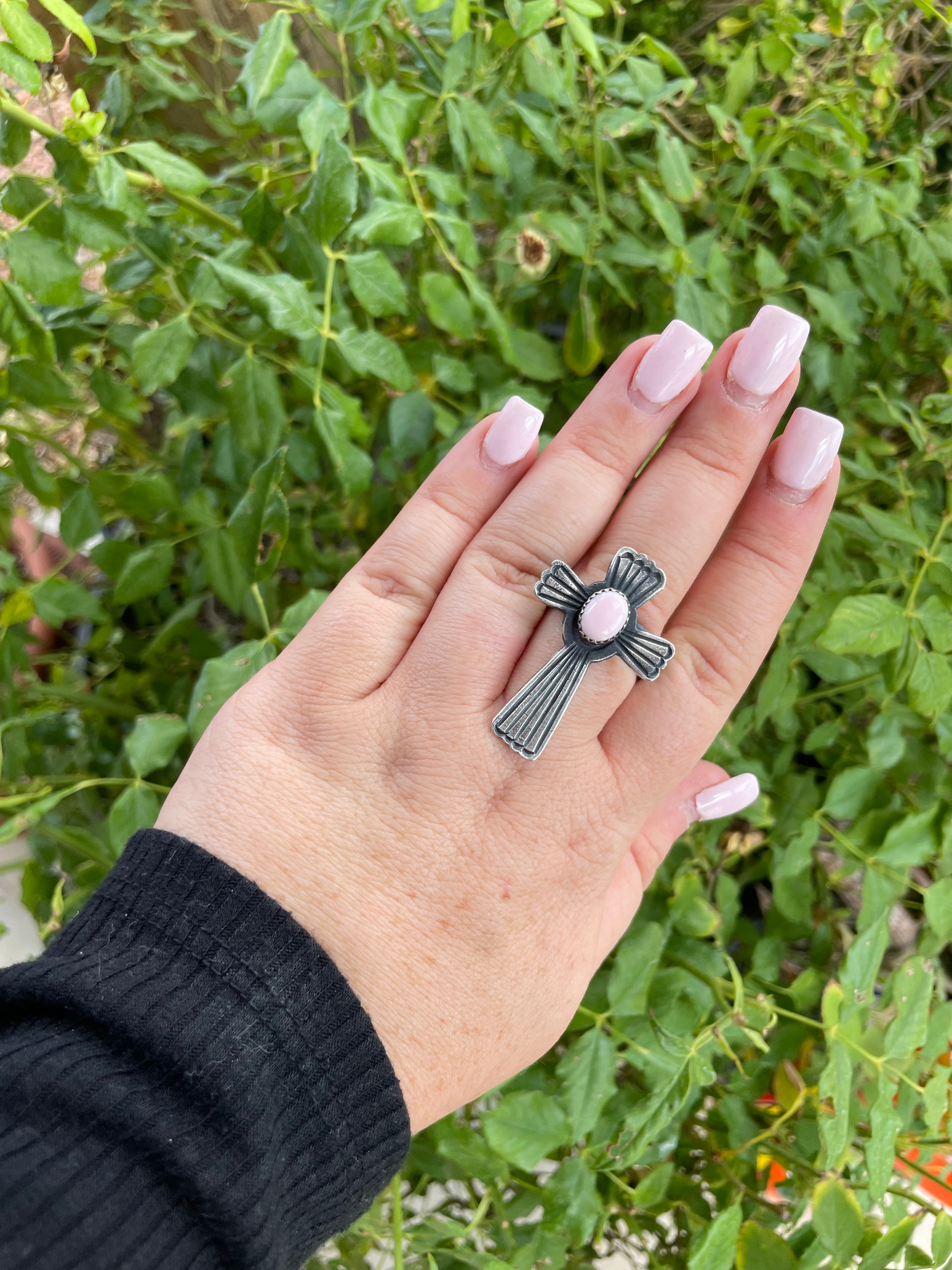 Gorgeous Navajo Pink Conch And Sterling Silver Adjustable Cross Ring Signed K Billah