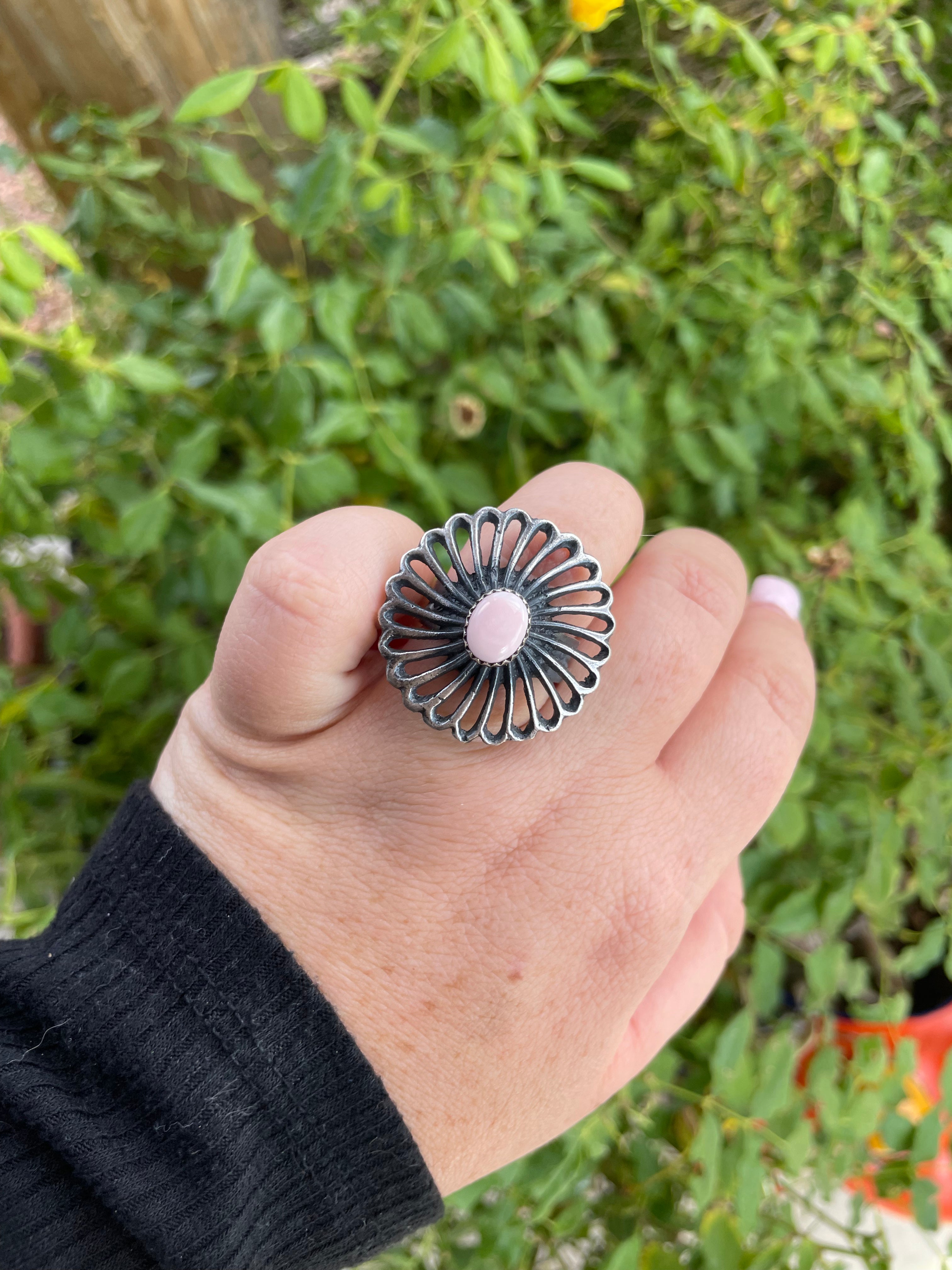 Gorgeous Navajo Pink Conch And Sterling Silver Adjustable Flower Ring Signed K Billah