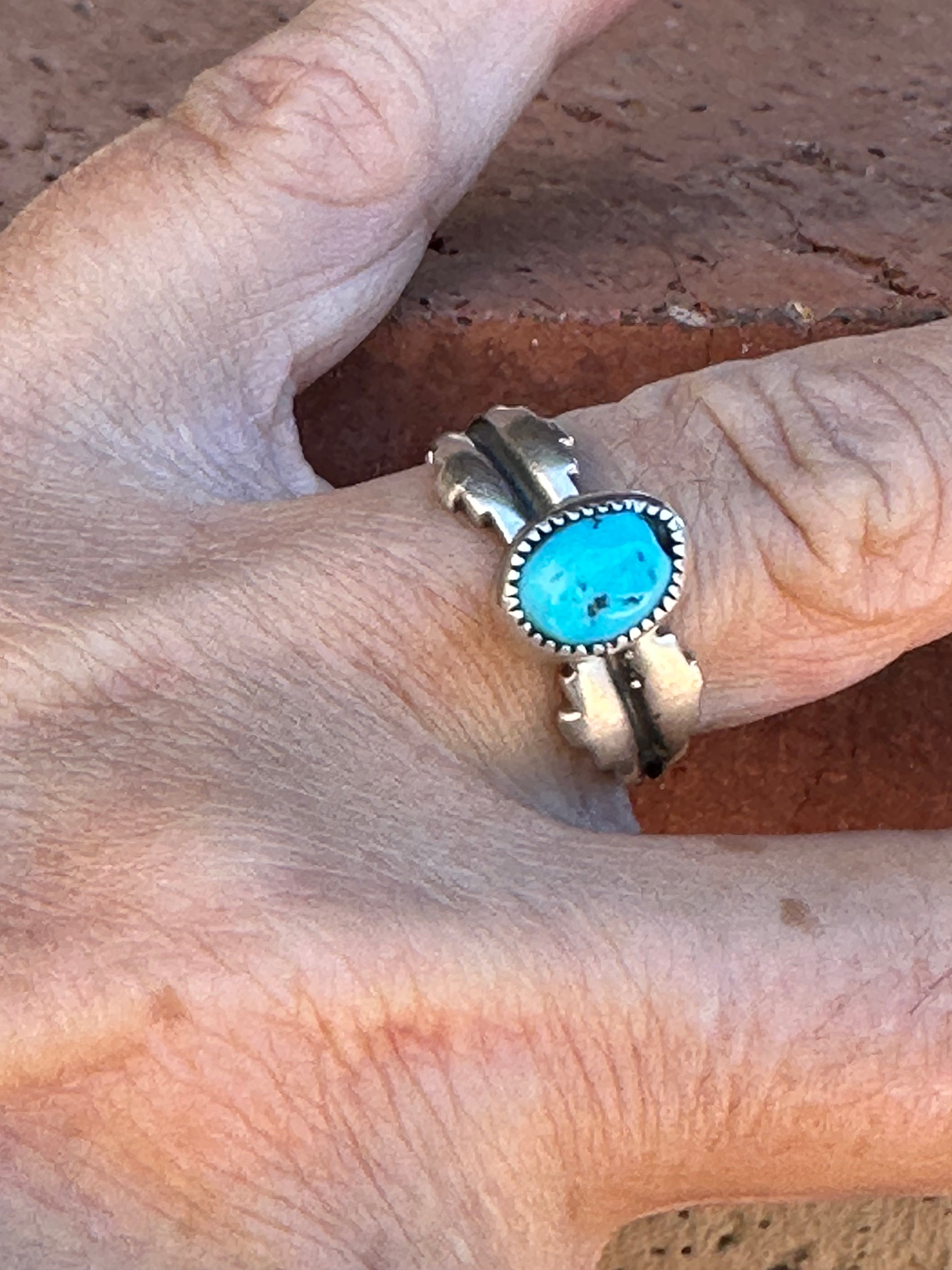 Beautiful Navajo Jagged Sterling Silver Kingman Turquoise Mesa Ring