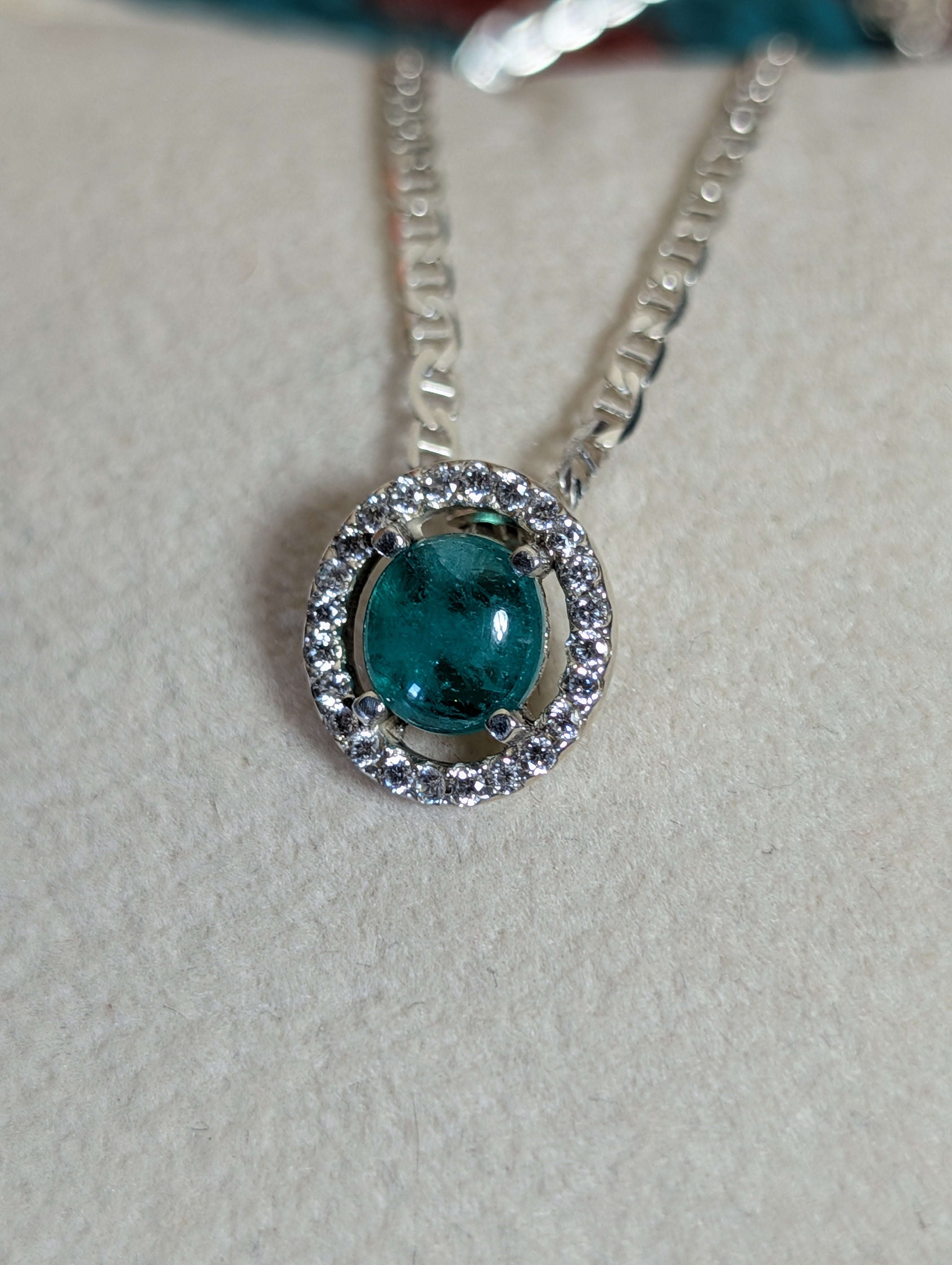 Emerald Necklace in Sterling Silver 1ct set 7A