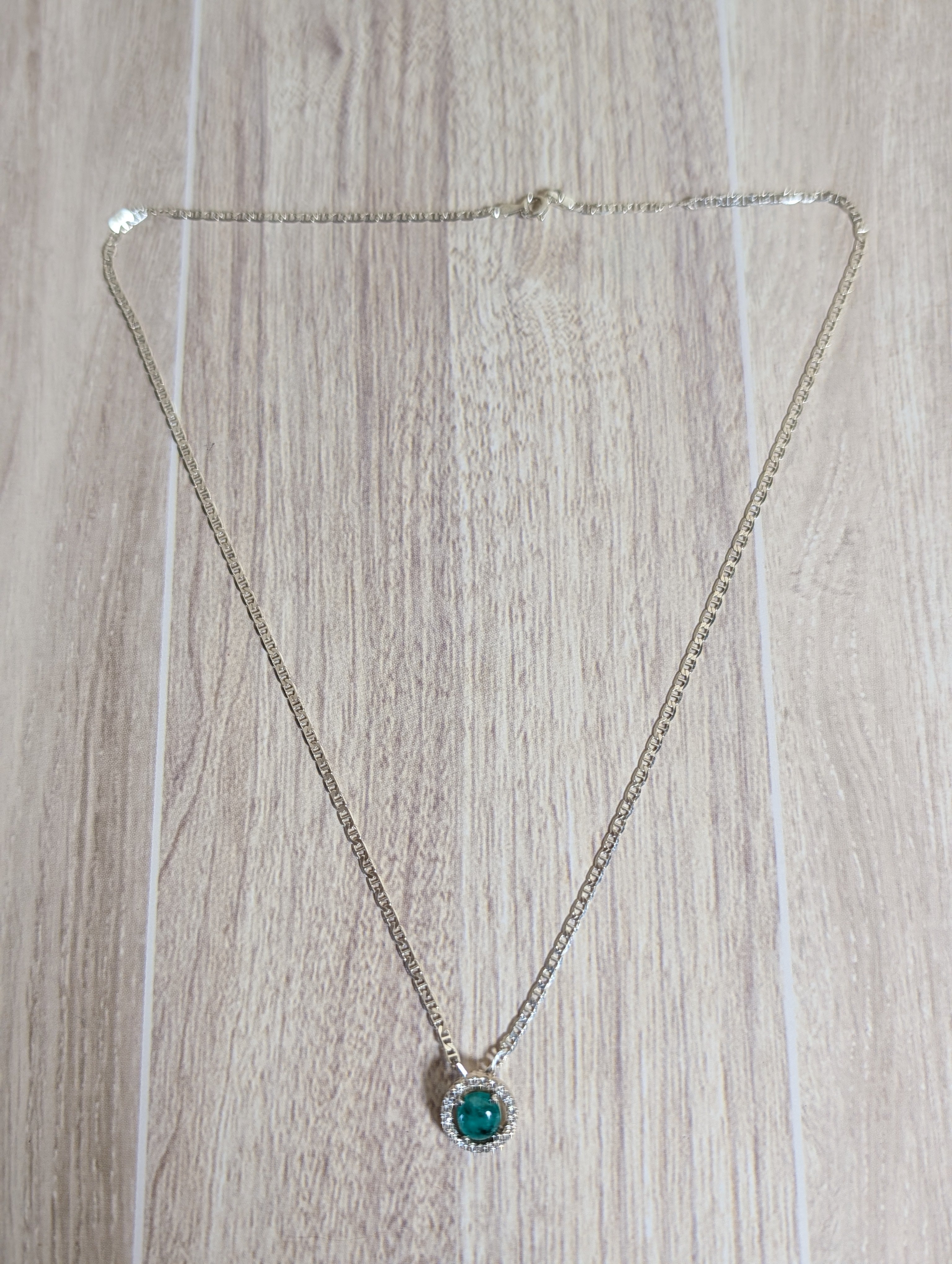 Emerald Necklace in Sterling Silver 1ct set 7A
