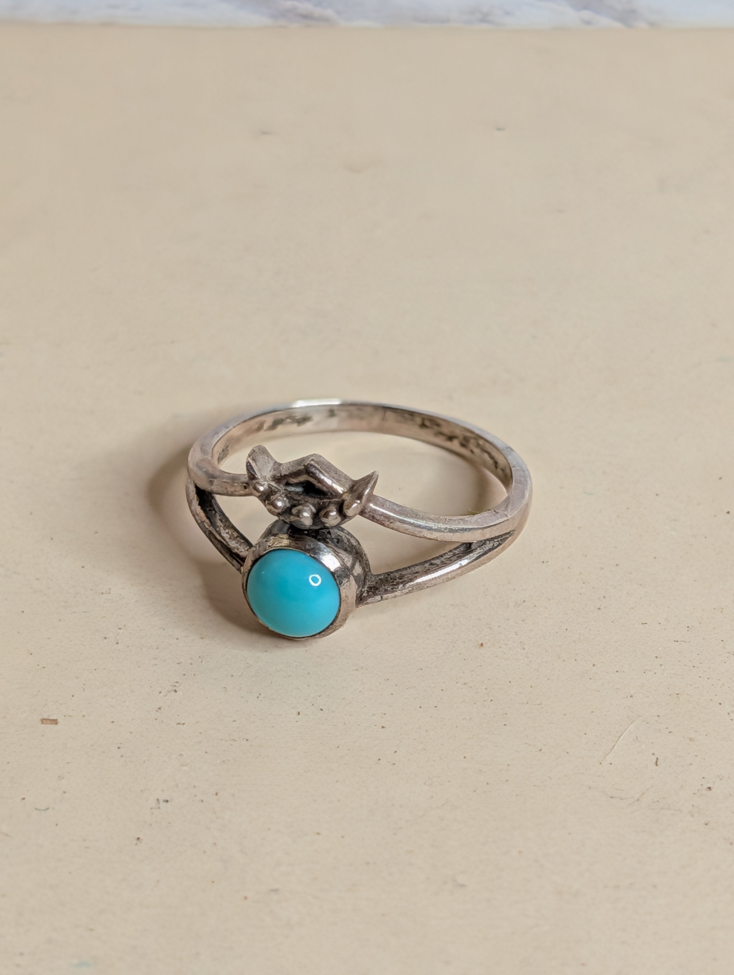 Kingman Turquoise Ornate Sterling Silver Ring Size 5