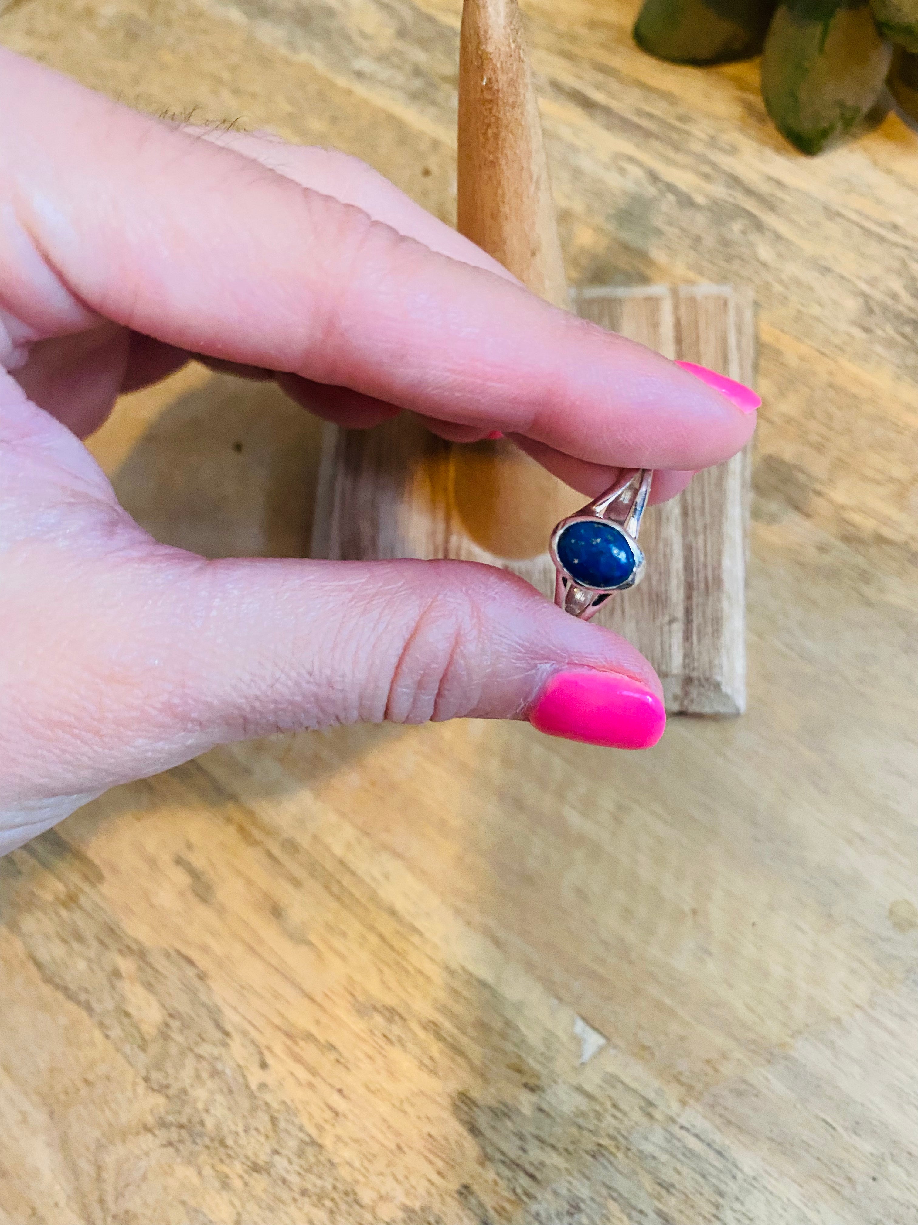 Navajo Sterling Silver & Lapis Ring Size 6.75