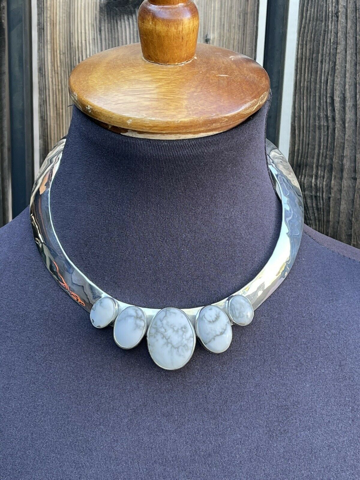 Navajo Sterling Silver  White Buffalo 5 Stone Choker Necklace Signed