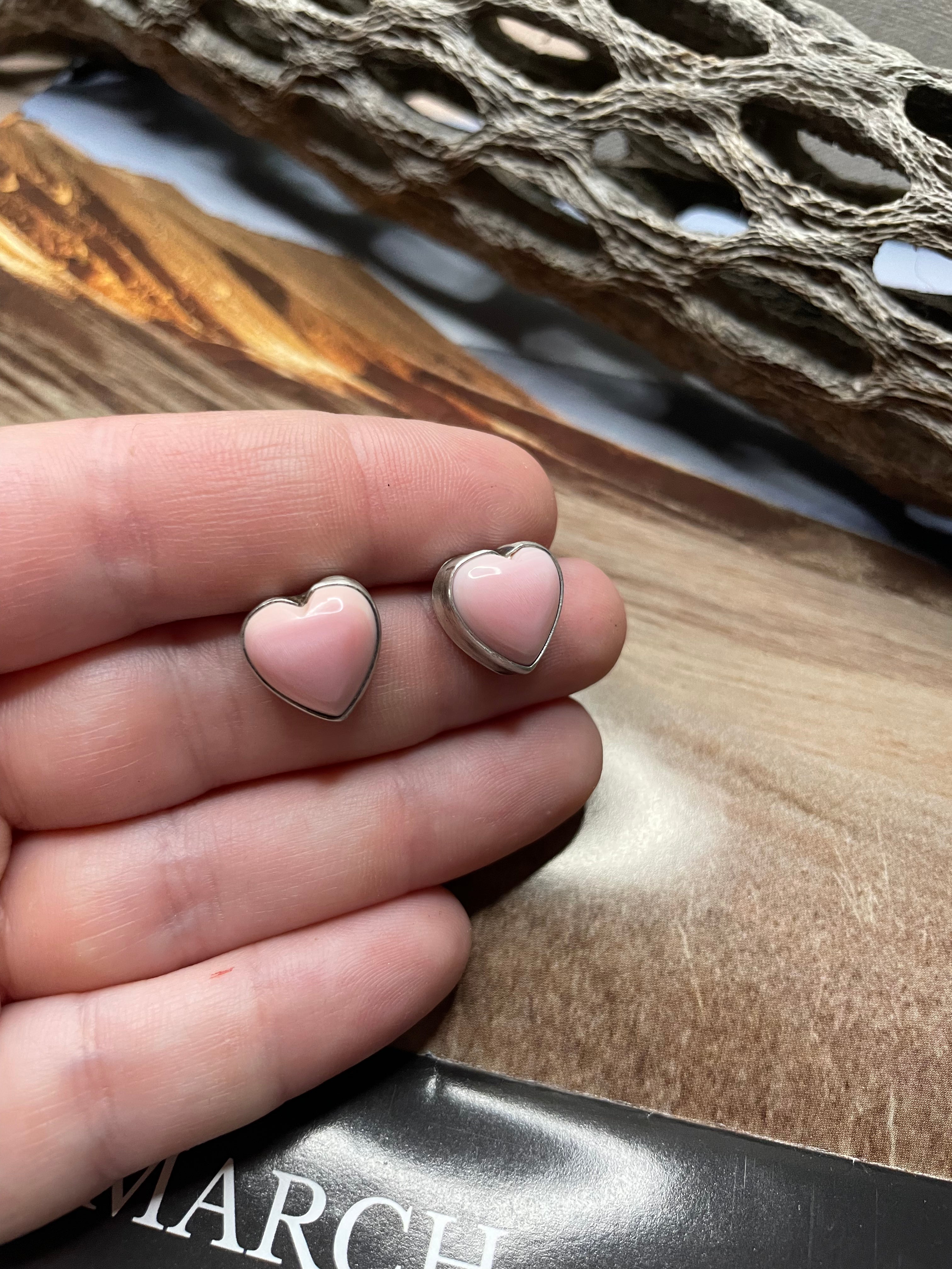 Navajo Sterling Silver Pink Conch Heart Stud Earrings