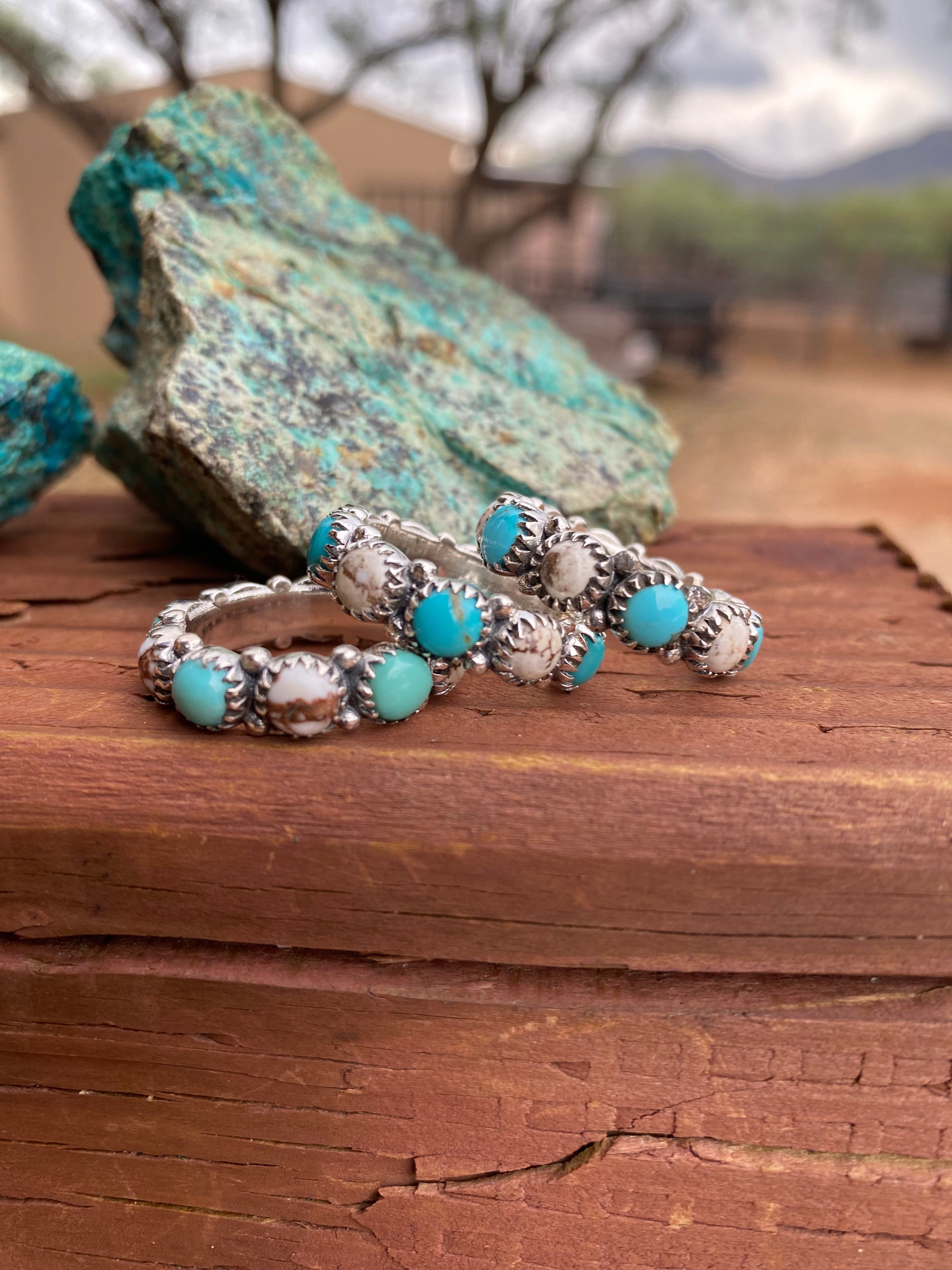 Kingman Turquoise & Wild Horse Sterling Silver Eternity Band