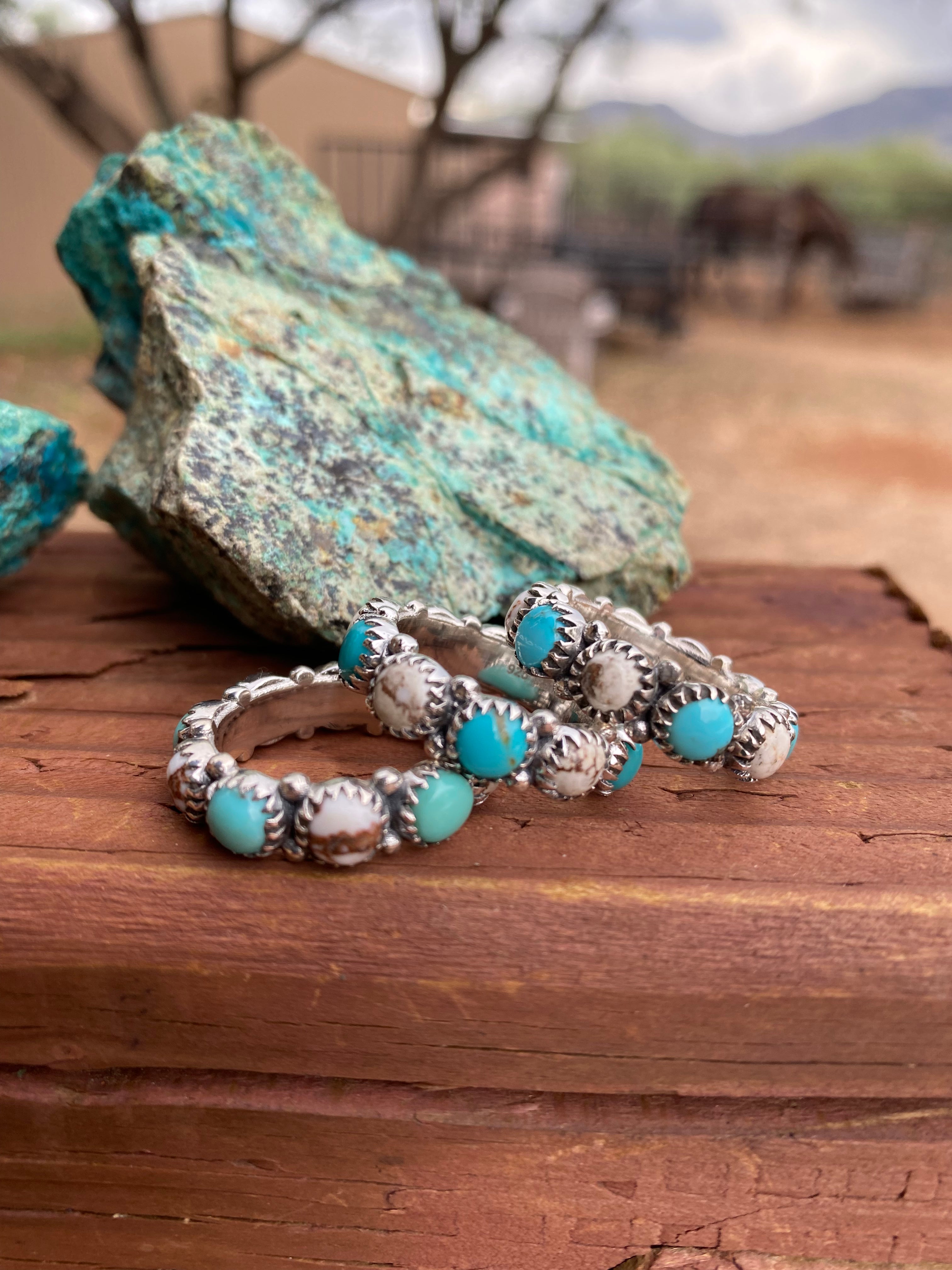 Kingman Turquoise & Wild Horse Sterling Silver Eternity Band